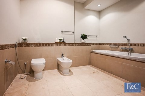 Shtëpi në qytet në Palm Jumeirah, Dubai, Emiratet e Bashkuara Arabe 3 dhoma gjumi, 483 m2. № 704237