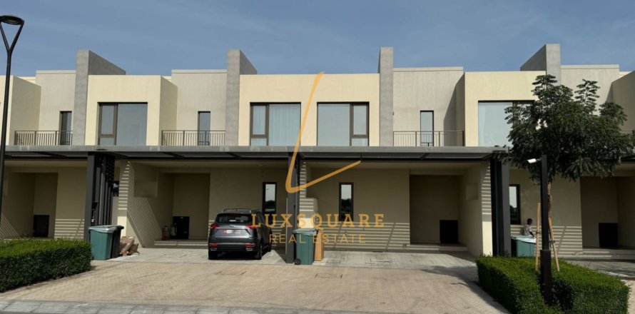 Villa Dubai South (Dubai World Central)jā, AAE 3 istabas, 140 m2 Nr. 699346