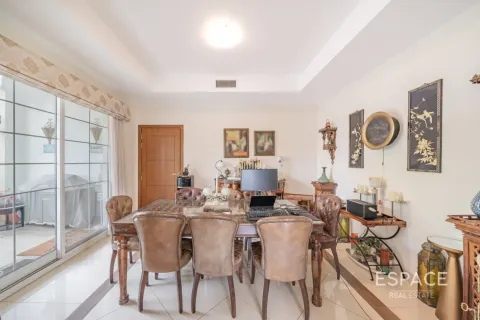 Villa sa Mudon, Dubai, UAE 4 silid-tulugan, 438 sq.m. № 737948 - larawan 6