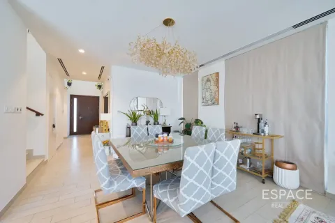 Vila di Dubai South (Dubai World Central), Dubai, UEA 4 kamar tidur, 272 m2 nomor 737965 - foto 2