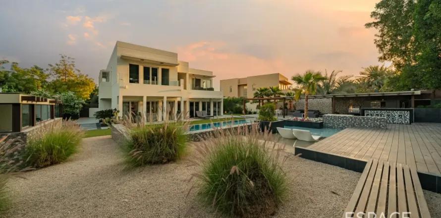 Villa à Arabian Ranches, Dubai, EAU: 5 chambres, 511 m2 № 737964