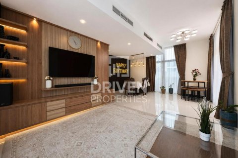 ویلا برای فروش در  Dubai، امارات متحده عربی  6 خوابه ، 608.51 متر مربع ، شماره 756471 - تصویر 2