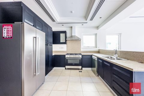 Al Furjan, Dubai, संयुक्त अरब अमीरात में विला, 4 बेडरूम, 610.1 वर्ग मीटर, संख्या 645003 - फ़ोटो 13