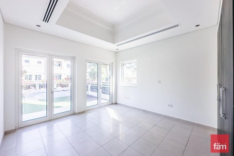 Al Furjan, Dubai, संयुक्त अरब अमीरात में विला, 4 बेडरूम, 610.1 वर्ग मीटर, संख्या 645003 - फ़ोटो 9
