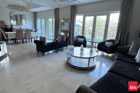Al Furjan, Dubai, संयुक्त अरब अमीरात में विला, 4 बेडरूम, 610.1 वर्ग मीटर, संख्या 645003 - फ़ोटो 3