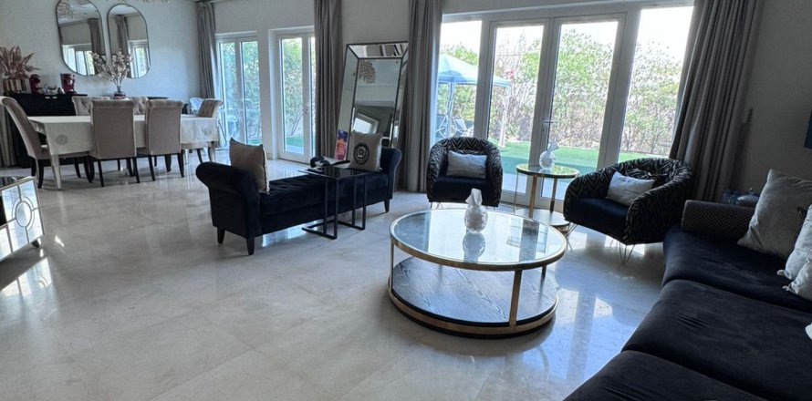 Villa itt: Al Furjan, Dubai, EAE, 4 hálószoba, 610.1 m², azonosító: 645003