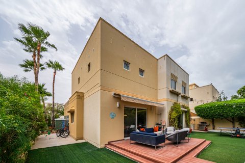 Vila di Meadows, Dubai, UEA 4 kamar tidur, 310.76 m2 nomor 748868 - foto 19