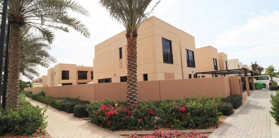 Вилла Muwaileh Commercial, Шарджа, БАӘ-да 5 жатын бөлмелер, 387.41 м² № 748873