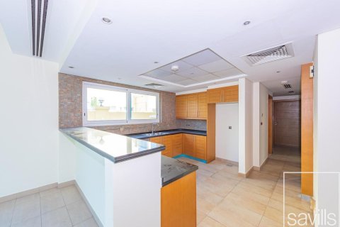 Villa itt: Jumeirah Park, Dubai, EAE, 4 hálószoba, 538.84 m², azonosító: 755345 - fénykép 4