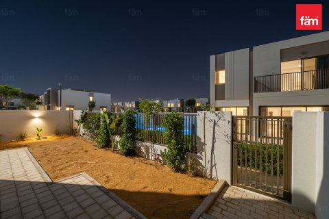 Kuća u nizu u Dubai, UAE 4 spavaćih soba, 231.2 m2 Br. 669710 - fotografija 15