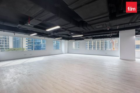 مكتب للإيجار في الخليج التجاري، دبي، الإمارات العربية المتحدة 185.2 متر مربع ، رقم 678423 - صورة 4