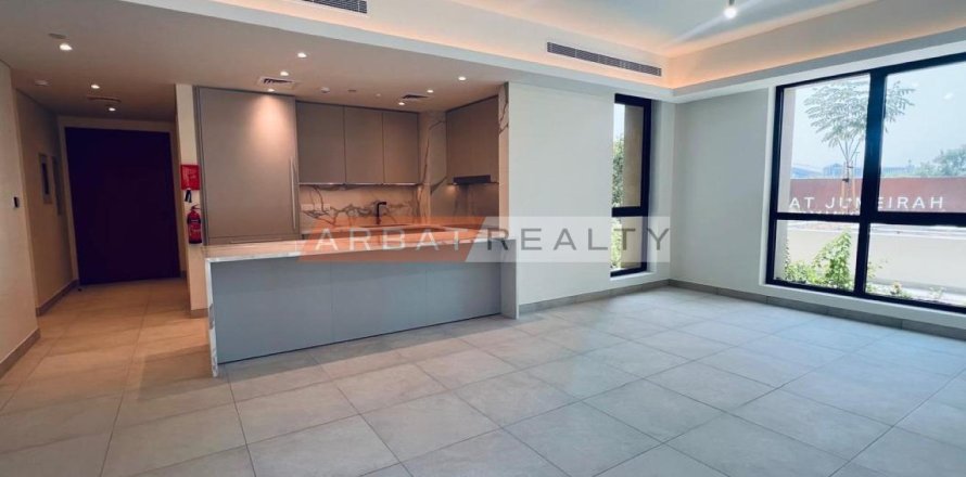 Korter asukohaga Umm Suqeim, Dubai, AÜE: 2 magamistoaga, 155.24 m² Nr 741001