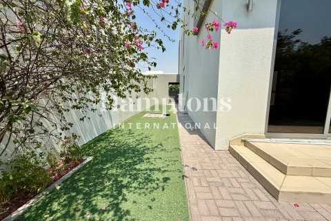 Vila u Dubai Hills Estate, Dubai, UAE 3 spavaćih soba, 427.52009637 m2 Br. 651571 - fotografija 15