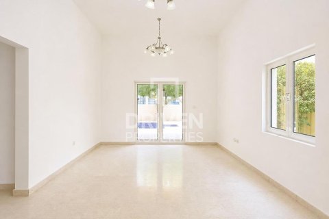 Villa en alquiler en The Villa, Dubai, EAU 5 dormitorios, 555.56 m2 № 745052 - foto 13