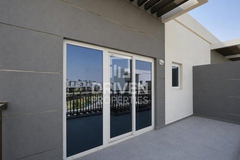 Shtëpi në qytet në Dubai, Emiratet e Bashkuara Arabe 4 dhoma gjumi, 142.61 m2. № 745053 - Foto 17