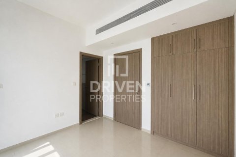 Shtëpi në qytet në Dubai, Emiratet e Bashkuara Arabe 4 dhoma gjumi, 142.61 m2. № 745053 - Foto 8