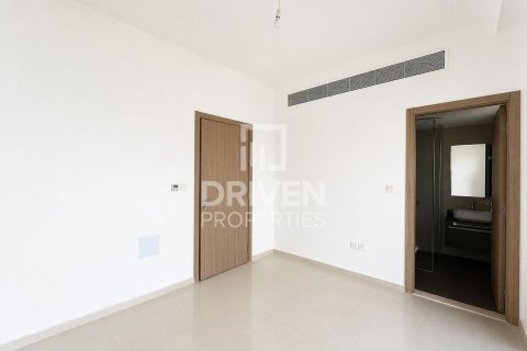 Shtëpi në qytet në Dubai, Emiratet e Bashkuara Arabe 4 dhoma gjumi, 142.61 m2. № 745053 - Foto 9