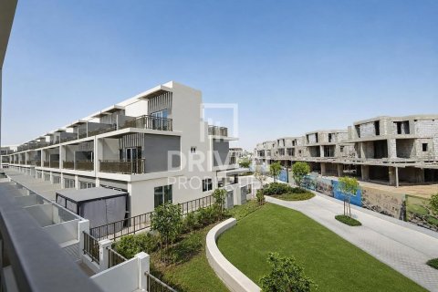 Shtëpi në qytet në Dubai, Emiratet e Bashkuara Arabe 4 dhoma gjumi, 142.61 m2. № 745053 - Foto 18