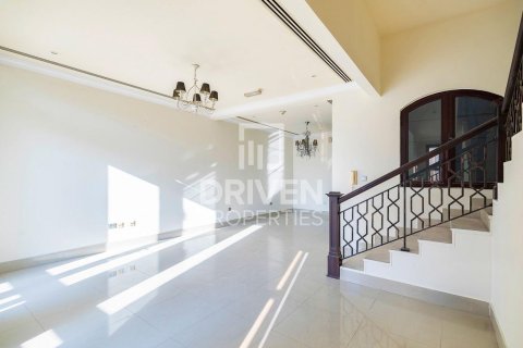 טאונהאוס להשכרה ב Jumeirah Village Circle, Dubai, איחוד האמירויות 4 חדרי שינה, 359 מ"ר, מספר 684044 - תמונה 2