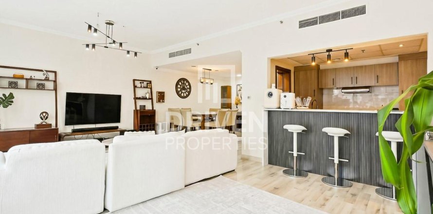 Apartment in Dubai Marina, UAE 2 bedrooms, 137.87 sq.m. № 744958