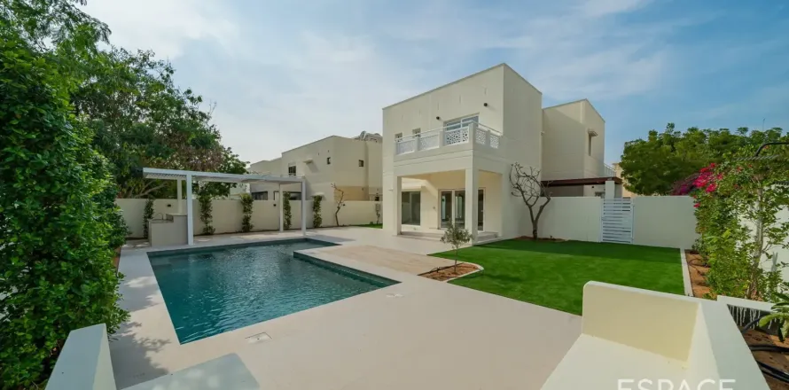 Villa a Meadows, Dubai, EAU 5 camere da letto, 320 mq. № 738437