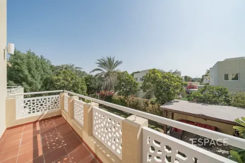 Vila v Meadows, Dubai, SAE 5 ložnice, 354 m² Č.: 738438 - fotografie 16