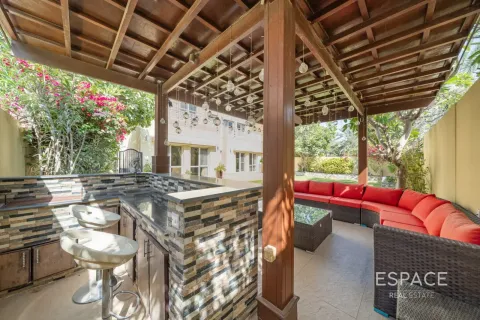 Vila v Meadows, Dubai, SAE 5 ložnice, 354 m² Č.: 738438 - fotografie 17