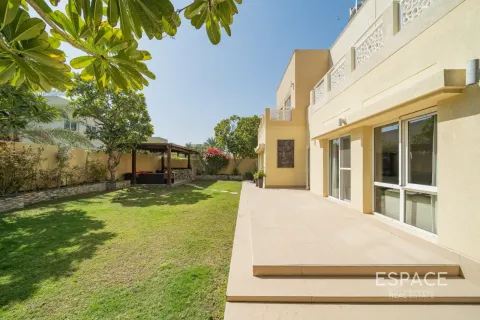 Vila v Meadows, Dubai, SAE 5 ložnice, 354 m² Č.: 738438 - fotografie 19