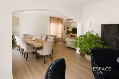 Villa in affitto a Meadows, Dubai, EAU 5 camere da letto, 458 mq. № 738436 - foto 6