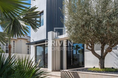 Vila di Umm Al Sheif, Dubai, UAE 7 bilik tidur, 743.22 meter persegi № 755826