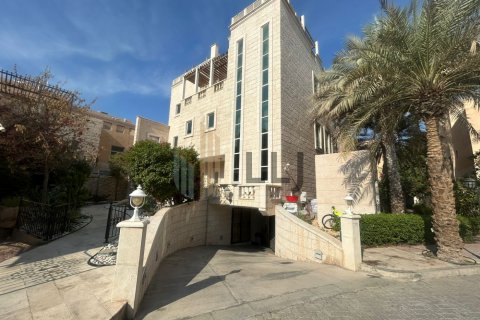 Villa itt: Al Mushrif, Abu Dhabi, EAE, 4 hálószoba, 1411.6 m², azonosító: 669052 - fénykép 29