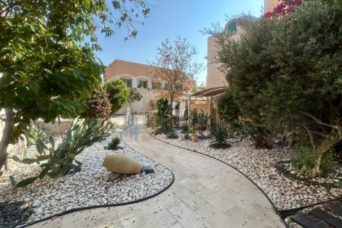 Villa itt: Al Mushrif, Abu Dhabi, EAE, 4 hálószoba, 1411.6 m², azonosító: 669052 - fénykép 4