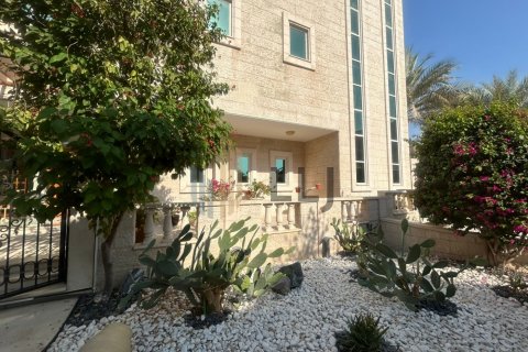 Villa itt: Al Mushrif, Abu Dhabi, EAE, 4 hálószoba, 1411.6 m², azonosító: 669052 - fénykép 28