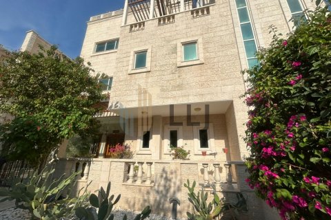 Villa itt: Al Mushrif, Abu Dhabi, EAE, 4 hálószoba, 1411.6 m², azonosító: 669052 - fénykép 27