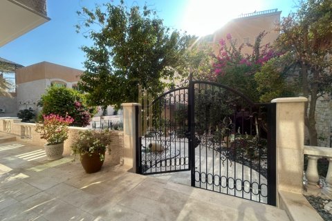 Villa itt: Al Mushrif, Abu Dhabi, EAE, 4 hálószoba, 1411.6 m², azonosító: 669052 - fénykép 1