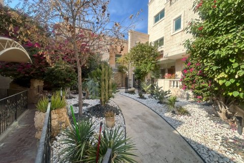 Villa itt: Al Mushrif, Abu Dhabi, EAE, 4 hálószoba, 1411.6 m², azonosító: 669052 - fénykép 3