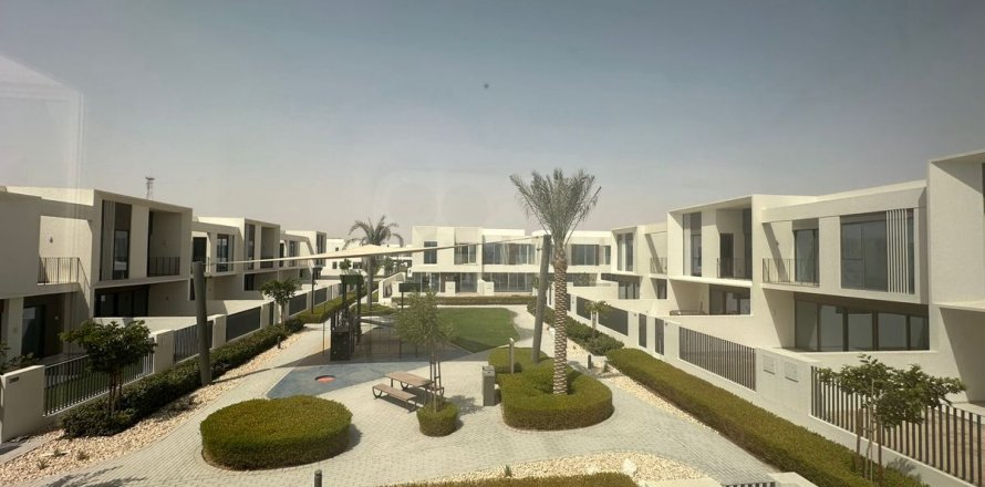 Kuća u nizu u gradu Dubai, UAE 4 spavaće sobe, 257.5 m2 Br. 640567