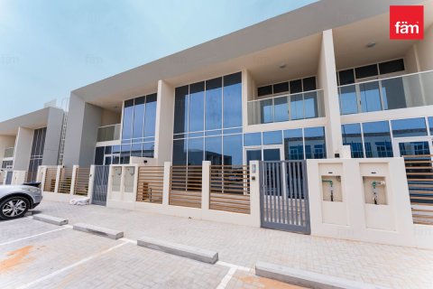 Ridamaja asukohaga Dubai, AÜE: 2 magamistoaga, 105.6 m² Nr 705927