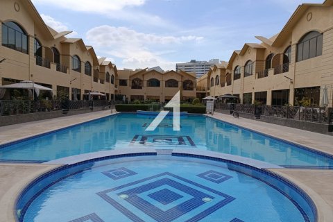 Villa til leie i Al Barsha, Dubai, Emiratene 6 soverom, 471 kvm Nr. 699264 - Foto 25