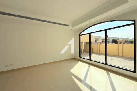 Villa til leie i Al Barsha, Dubai, Emiratene 6 soverom, 471 kvm Nr. 699264 - Foto 22