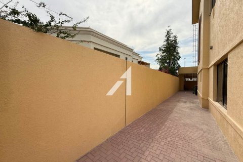 Villa til leie i Al Barsha, Dubai, Emiratene 6 soverom, 471 kvm Nr. 699264 - Foto 24
