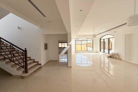 Villa til leie i Al Barsha, Dubai, Emiratene 6 soverom, 471 kvm Nr. 699264 - Foto 6