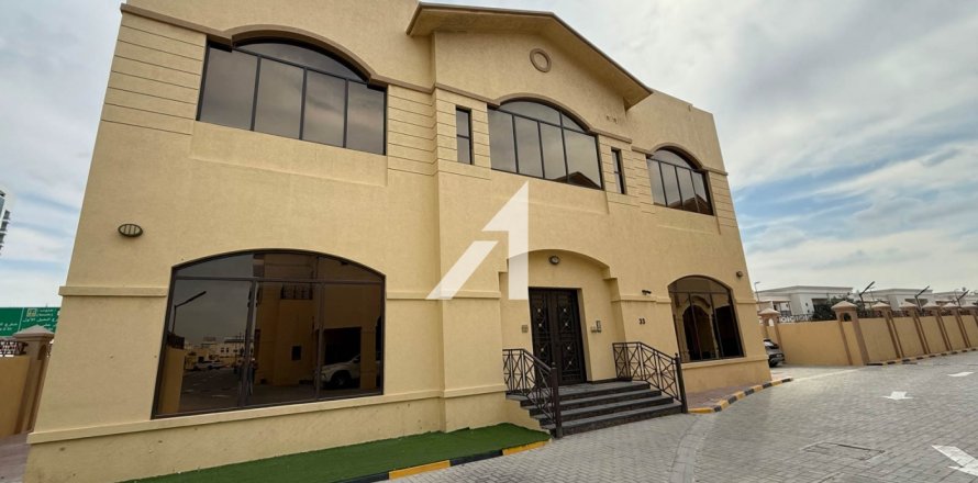 Villa i Al Barsha, Dubai, Emiratene 6 soverom, 471 kvm nr. 699264