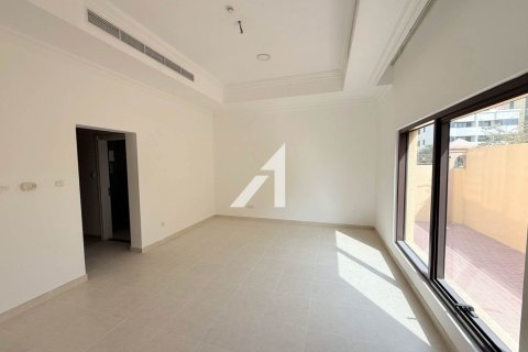 Villa til leie i Al Barsha, Dubai, Emiratene 6 soverom, 471 kvm Nr. 699264 - Foto 8