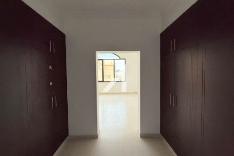 Villa til leie i Al Barsha, Dubai, Emiratene 6 soverom, 471 kvm Nr. 699264 - Foto 18