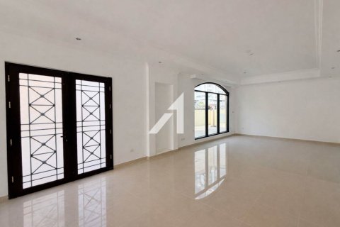 Villa til leie i Al Barsha, Dubai, Emiratene 6 soverom, 471 kvm Nr. 699264 - Foto 5