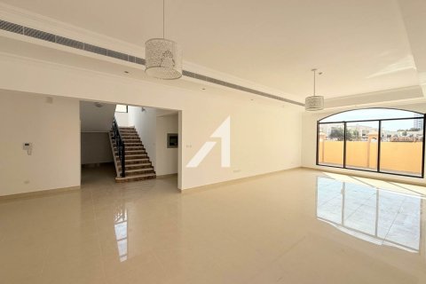 Villa til leie i Al Barsha, Dubai, Emiratene 6 soverom, 471 kvm Nr. 699264 - Foto 7