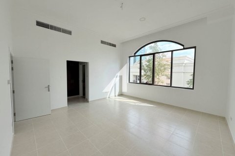 Villa til leie i Al Barsha, Dubai, Emiratene 6 soverom, 471 kvm Nr. 699264 - Foto 12