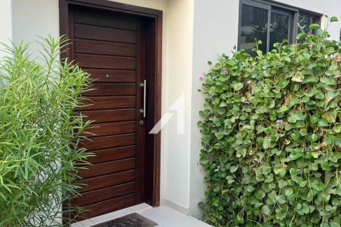 Villa til leie i Akoya, Dubai, Emiratene 3 soverom, 175 kvm Nr. 699260 - Foto 9