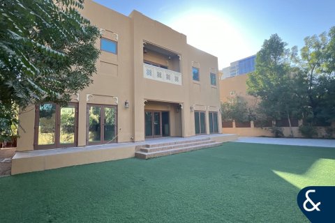 וילה להשכרה ב Al Furjan, Dubai, איחוד האמירויות 3 חדרי שינה, 600 מ"ר, מספר 668430 - תמונה 1